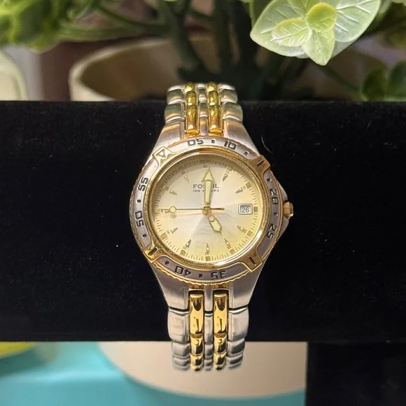 Vintage Fossil Two Tone Stainless Steel Watch Date 100M Water Resistant - Picture 7 of 7
